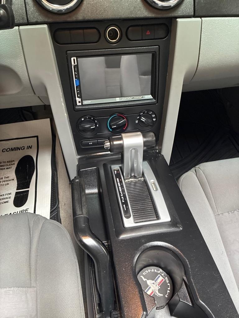 Ford Mustang 2dr Conv Deluxe 2005
