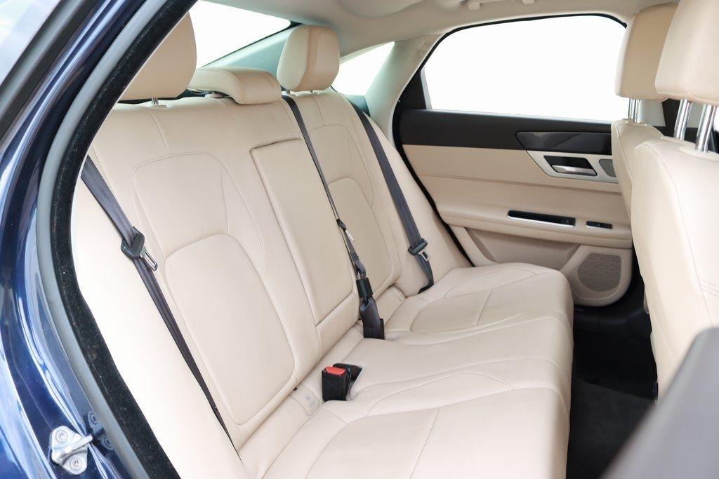 Jaguar XF-Series  2018