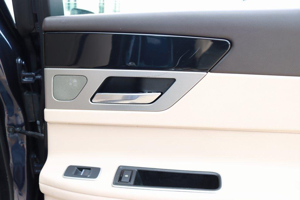 Jaguar XF-Series  2018