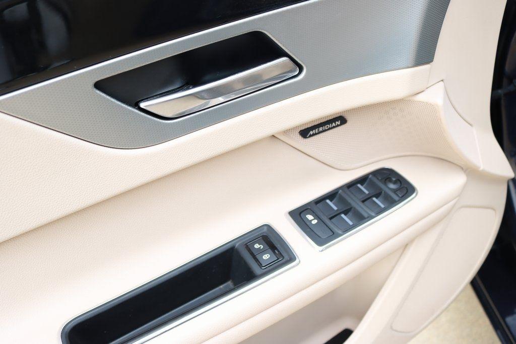 Jaguar XF-Series  2018