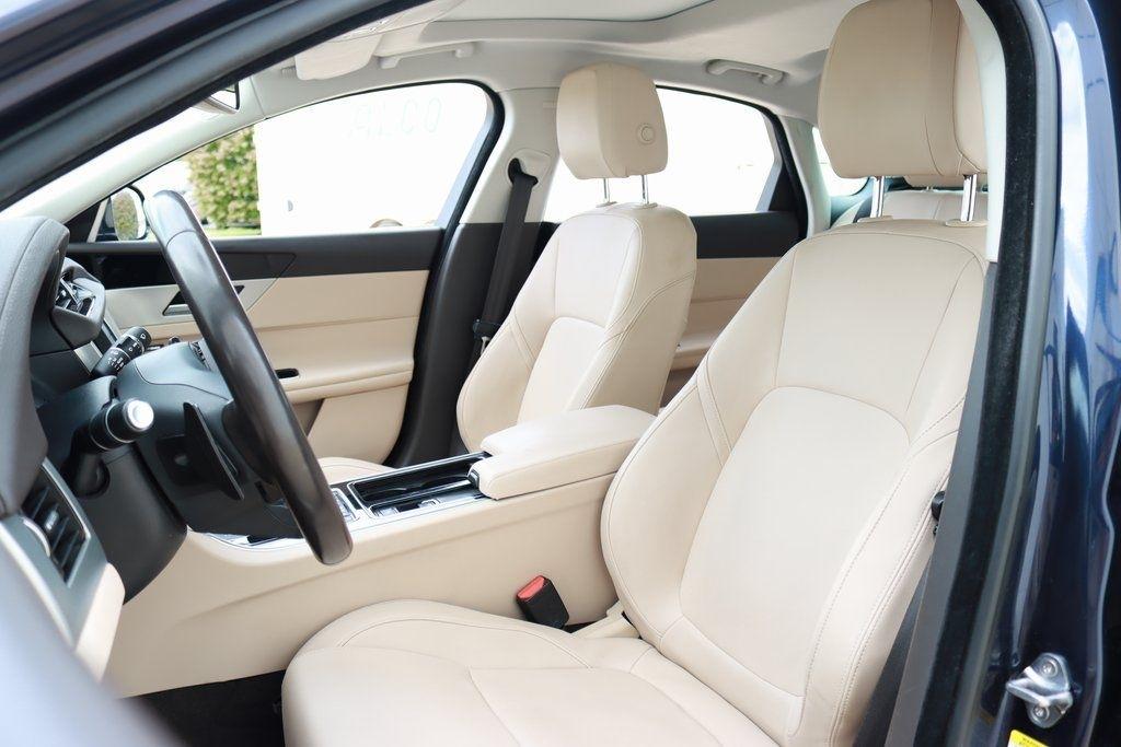 Jaguar XF-Series  2018