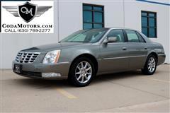 2010 Cadillac DTS  2010 Cadillac DTS