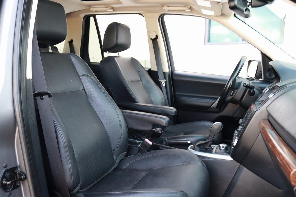 2010 LAND ROVER LR2 - Image 17