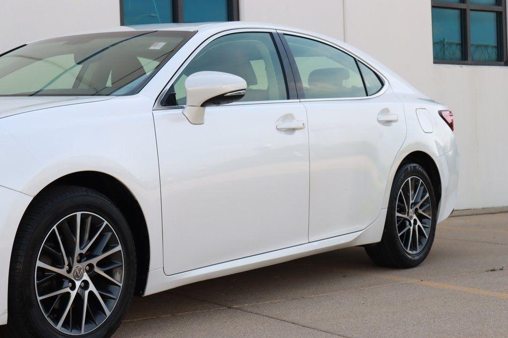 Lexus ES 350  2016