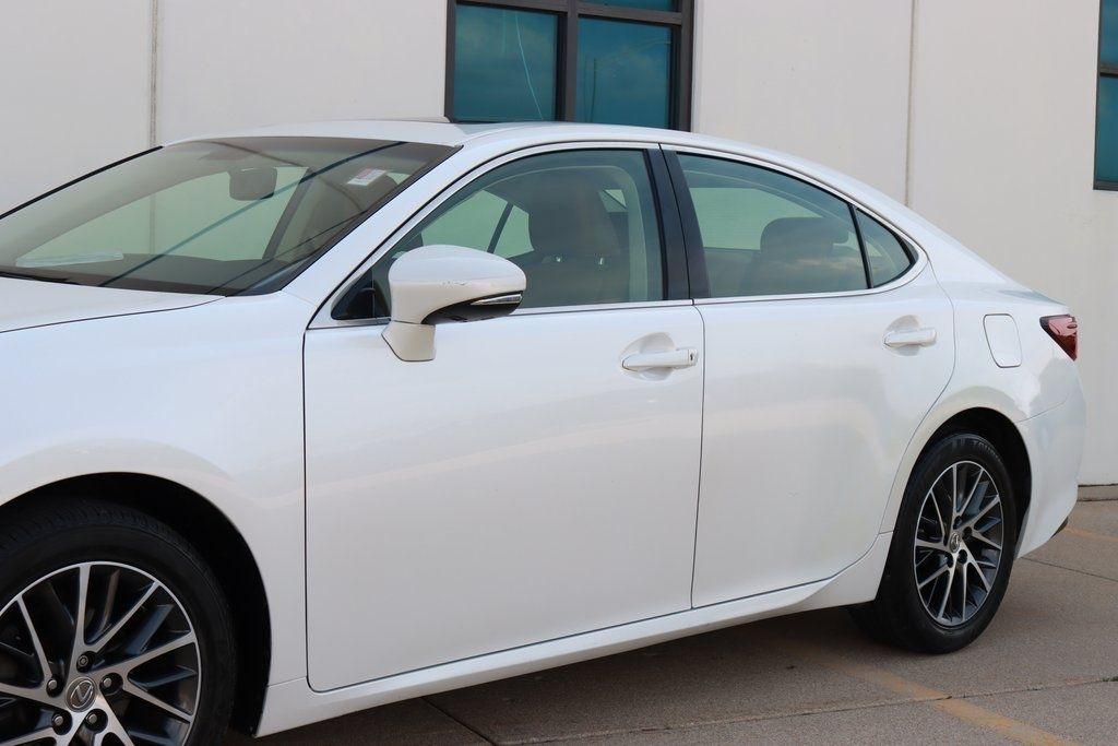 Lexus ES 350  2016