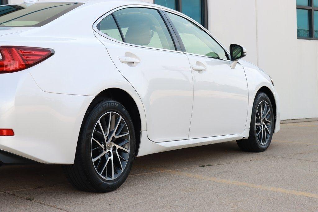 Lexus ES 350  2016