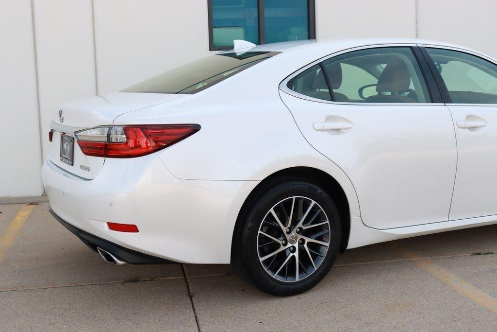 Lexus ES 350  2016