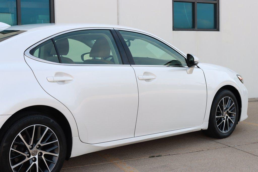 Lexus ES 350  2016