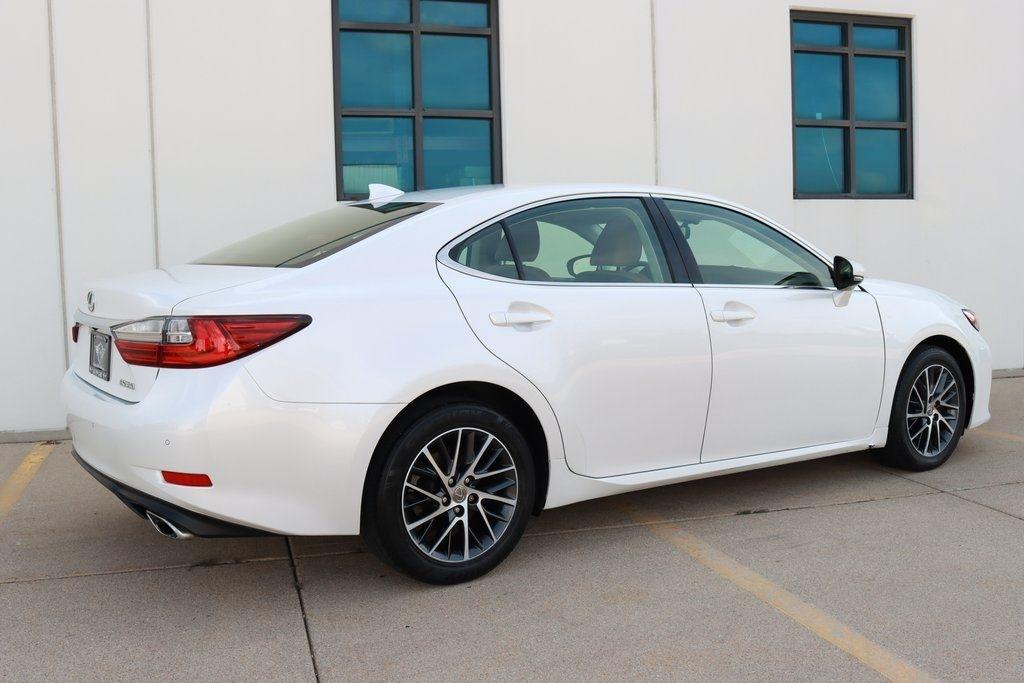 Lexus ES 350  2016