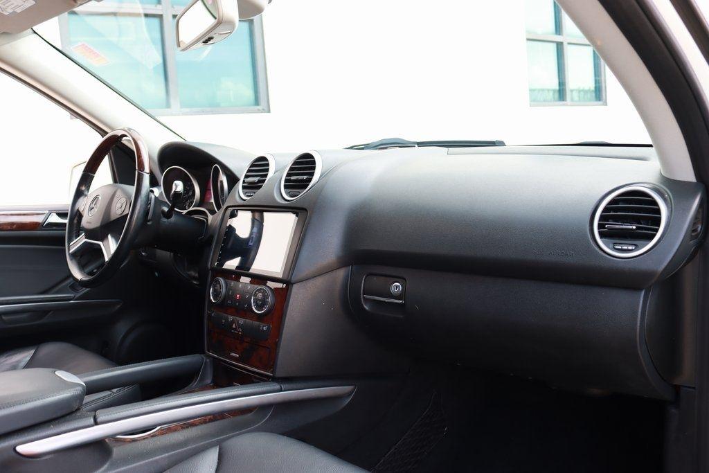 Mercedes-Benz M-Class  2011