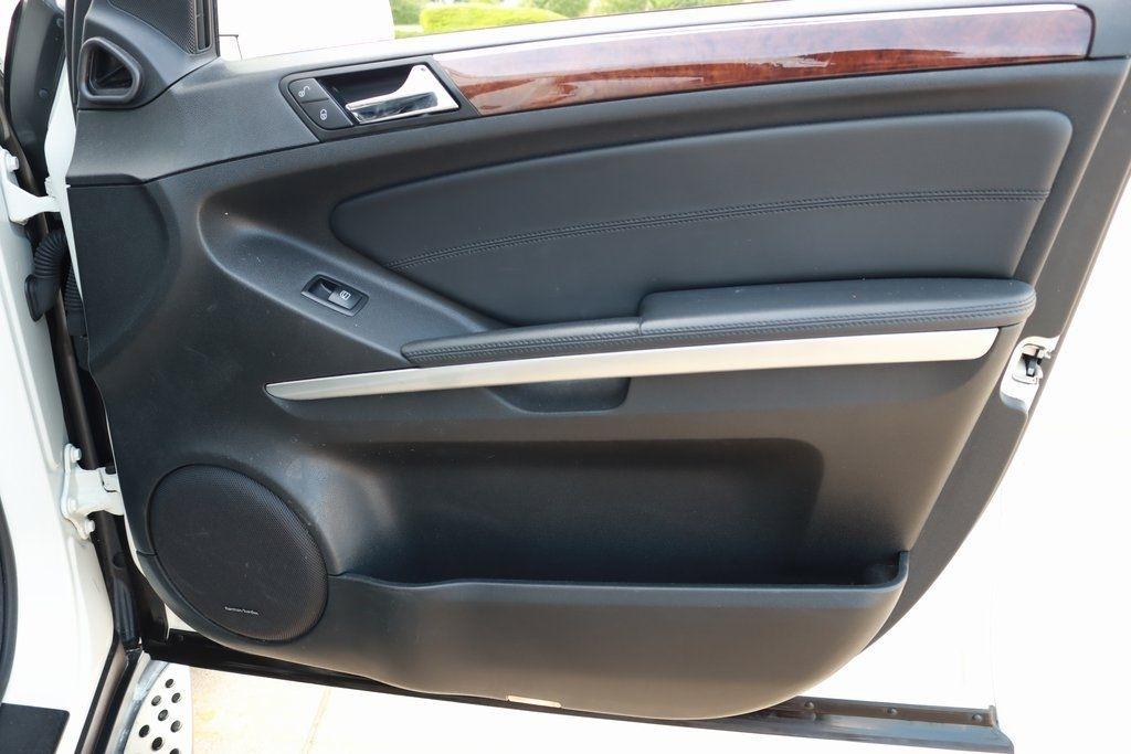 Mercedes-Benz M-Class  2011