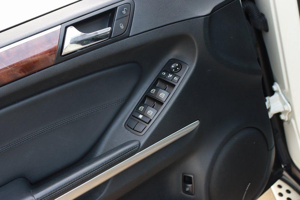 Mercedes-Benz M-Class  2011