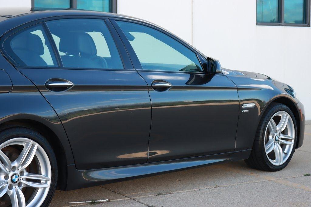 BMW 5-Series  2012