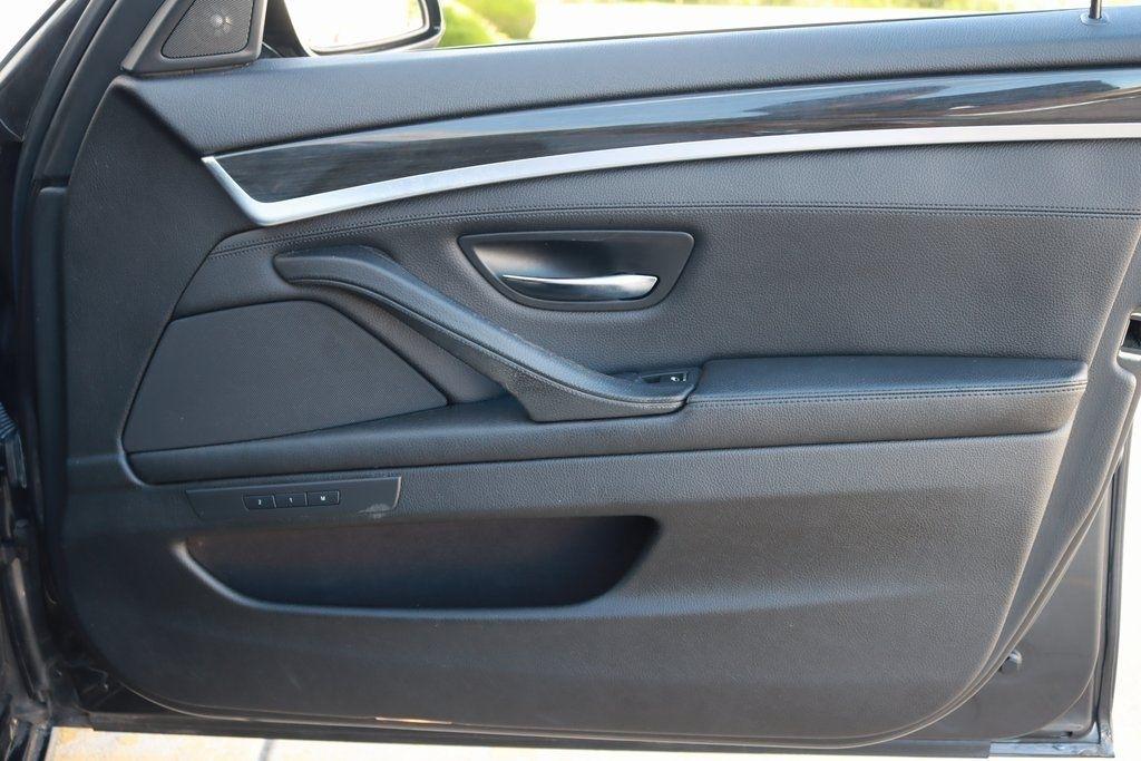 BMW 5-Series  2012