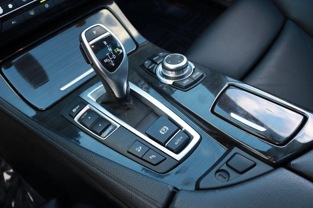 BMW 5-Series  2012