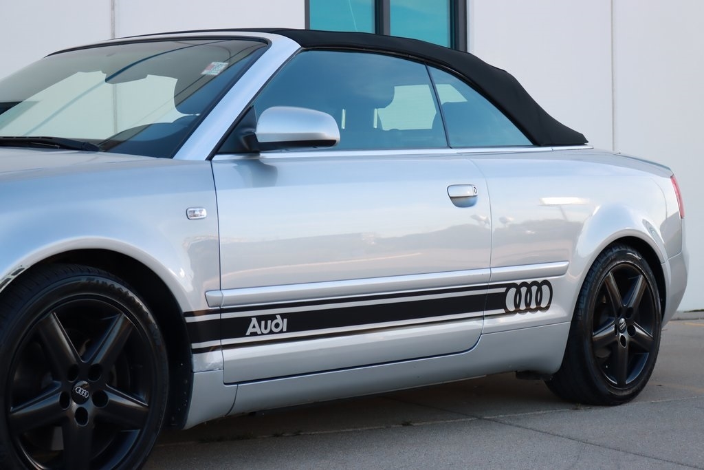2003 Audi A4 3.0 Cabriolet photo 2