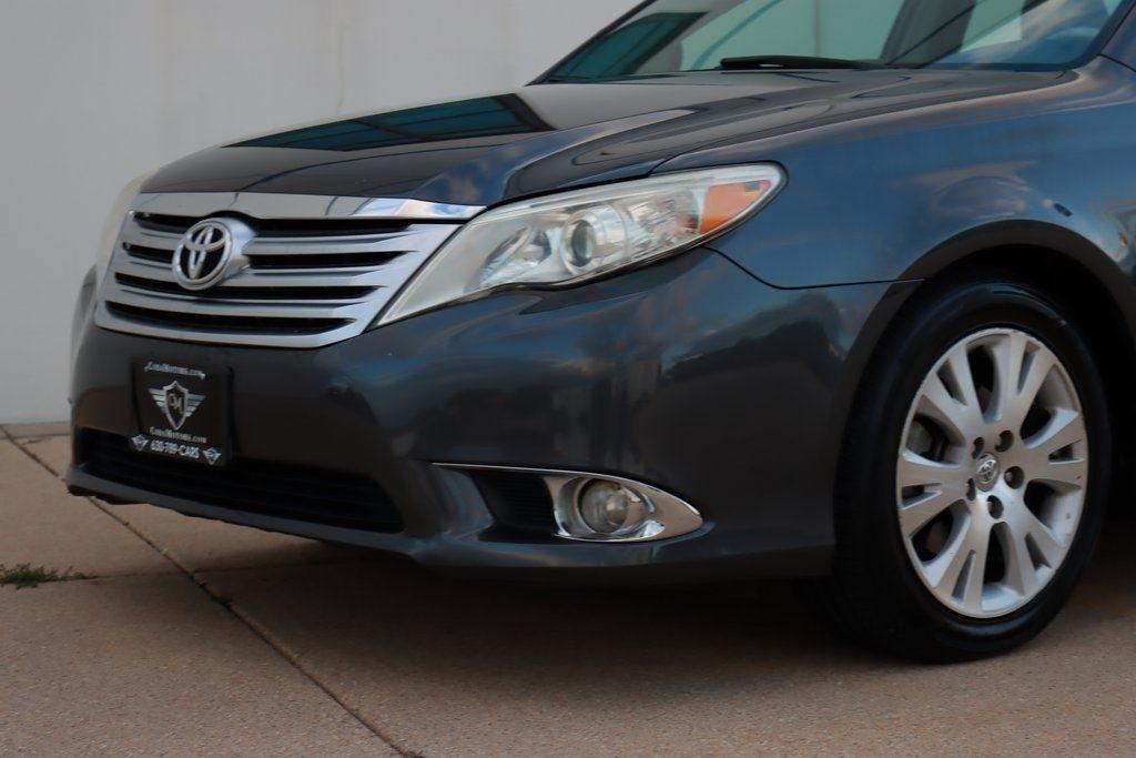Toyota Avalon  2011