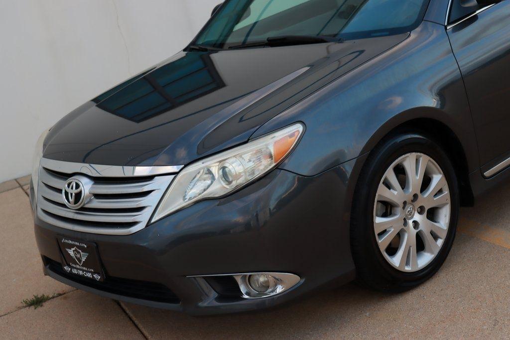 Toyota Avalon  2011