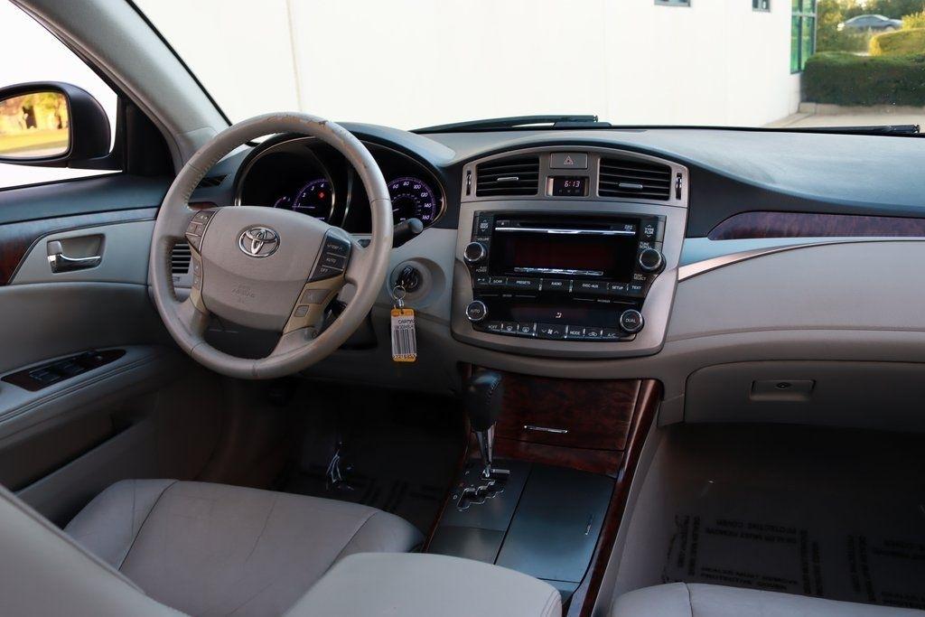 Toyota Avalon  2011