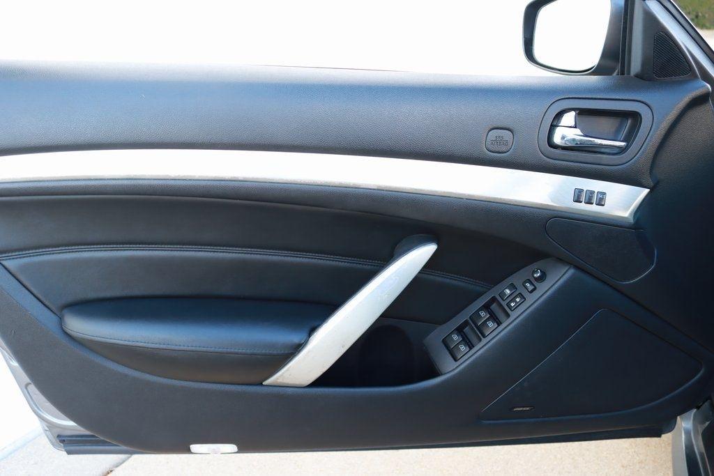 Infiniti G Convertible  2013