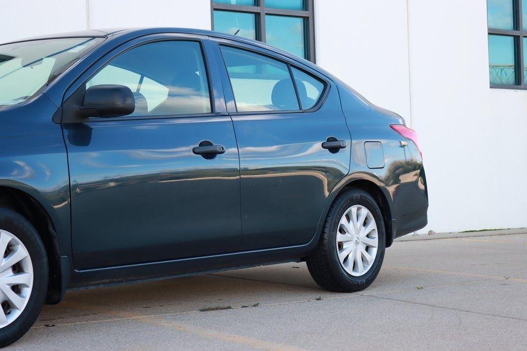 Nissan Versa  2015