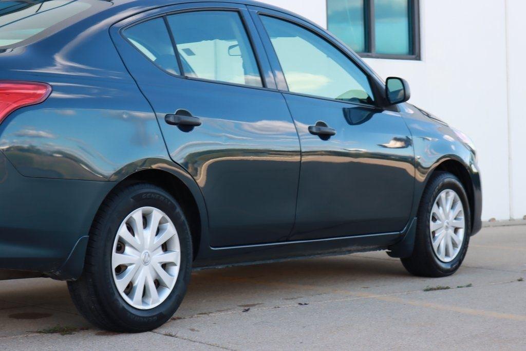 Nissan Versa  2015