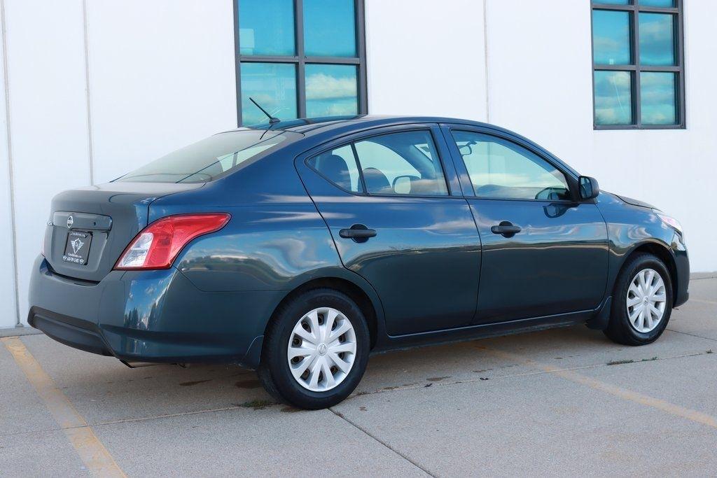 Nissan Versa  2015