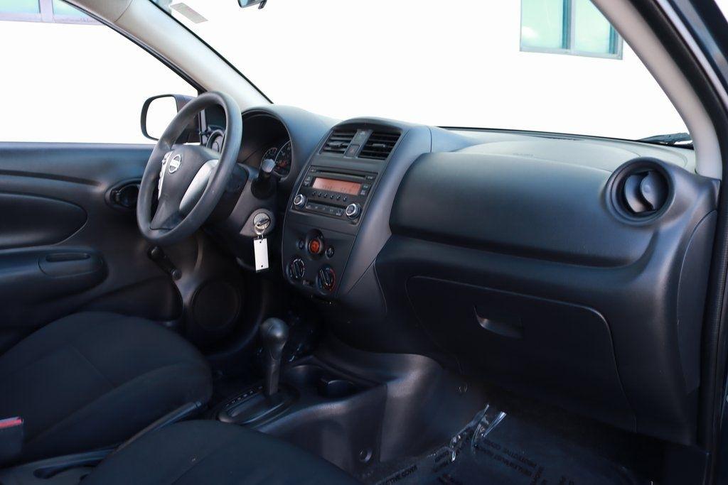 Nissan Versa  2015