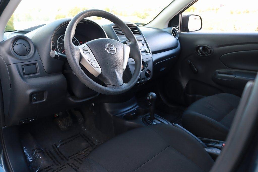 Nissan Versa  2015