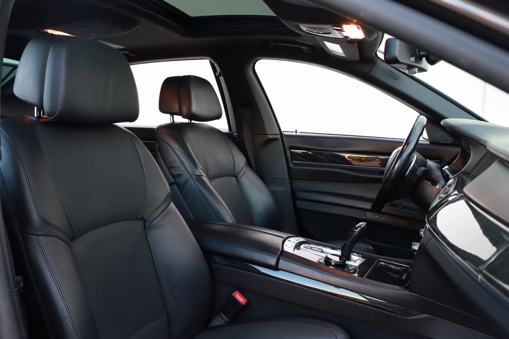 BMW 7-Series  2015 BMW 7-Series  2015