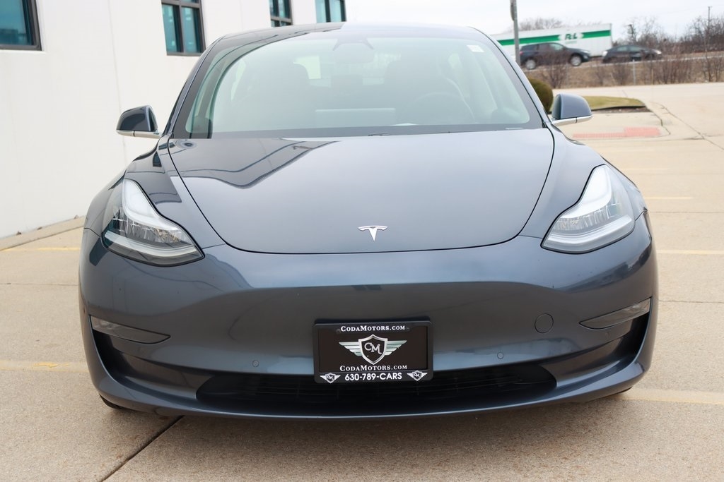 Tesla Model 3  2020