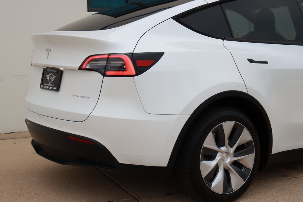 Tesla Model Y  2020