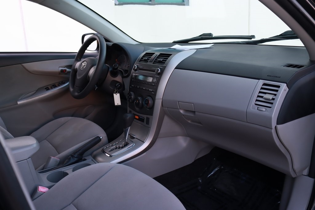 Toyota Corolla  2011