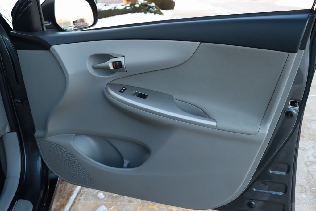 Toyota Corolla  2011