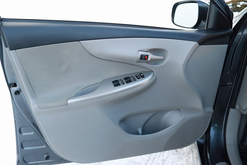 Toyota Corolla  2011