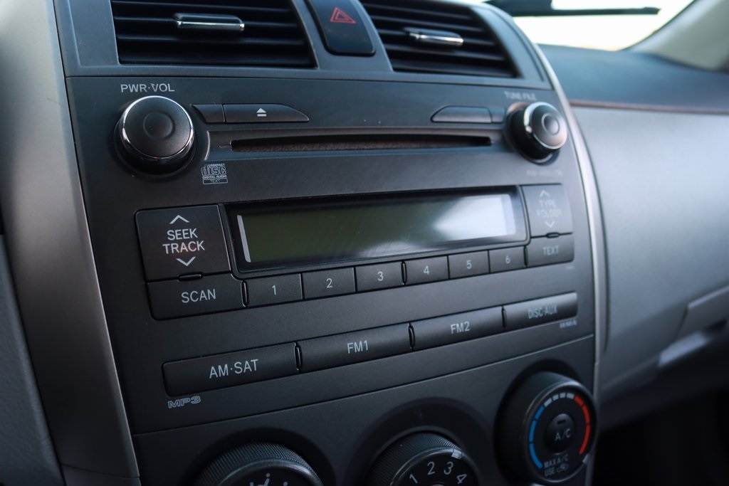 Toyota Corolla  2011