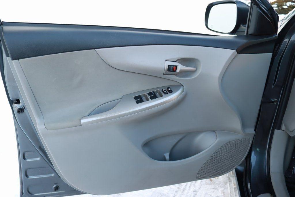 Toyota Corolla  2011