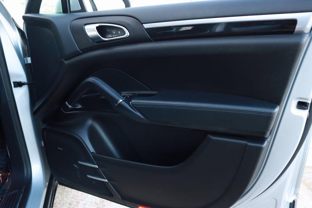 Porsche Cayenne  2013