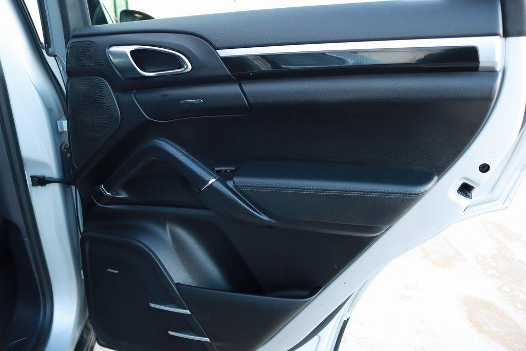 Porsche Cayenne  2013