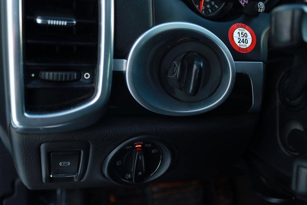 Porsche Cayenne  2013