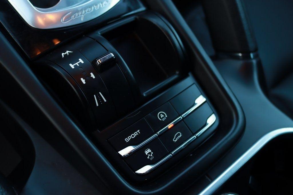 Porsche Cayenne  2013