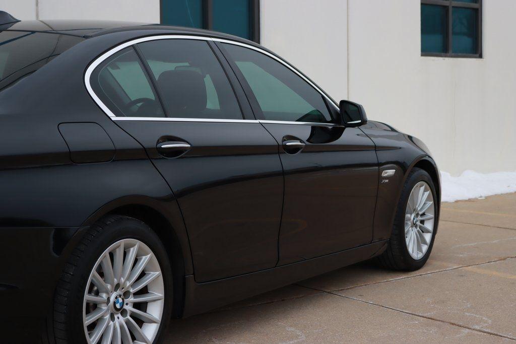 BMW 5-Series  2012