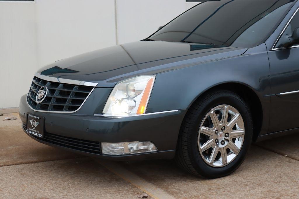 Cadillac DTS  2010