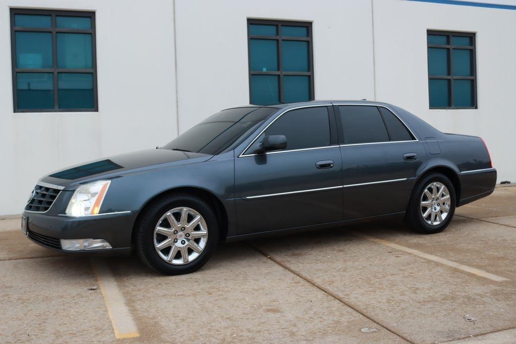 Cadillac DTS  2010