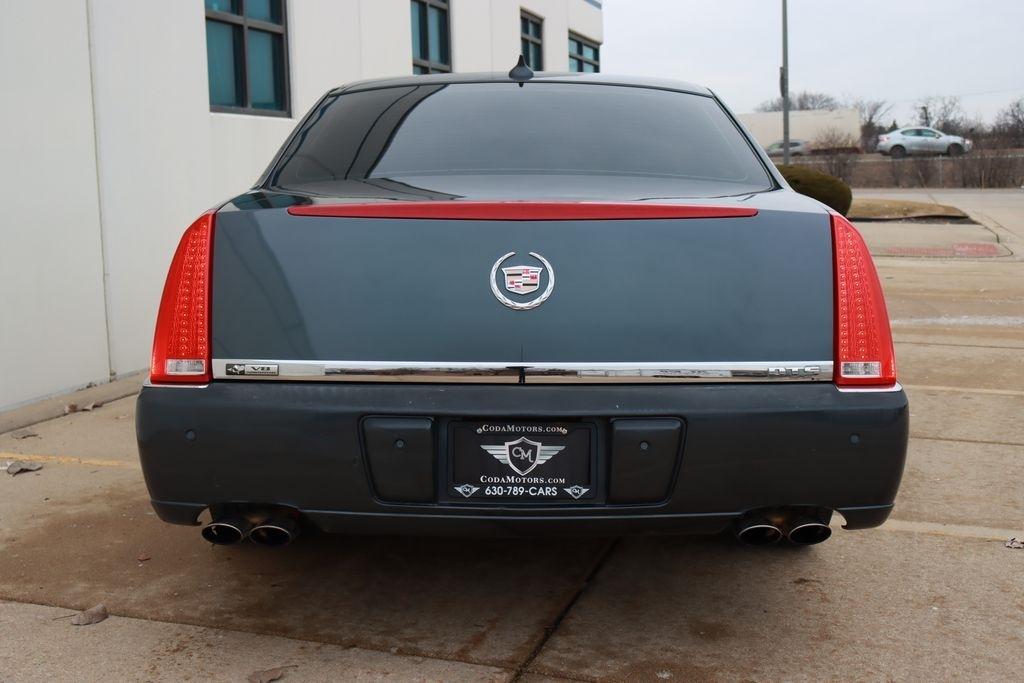 Cadillac DTS  2010