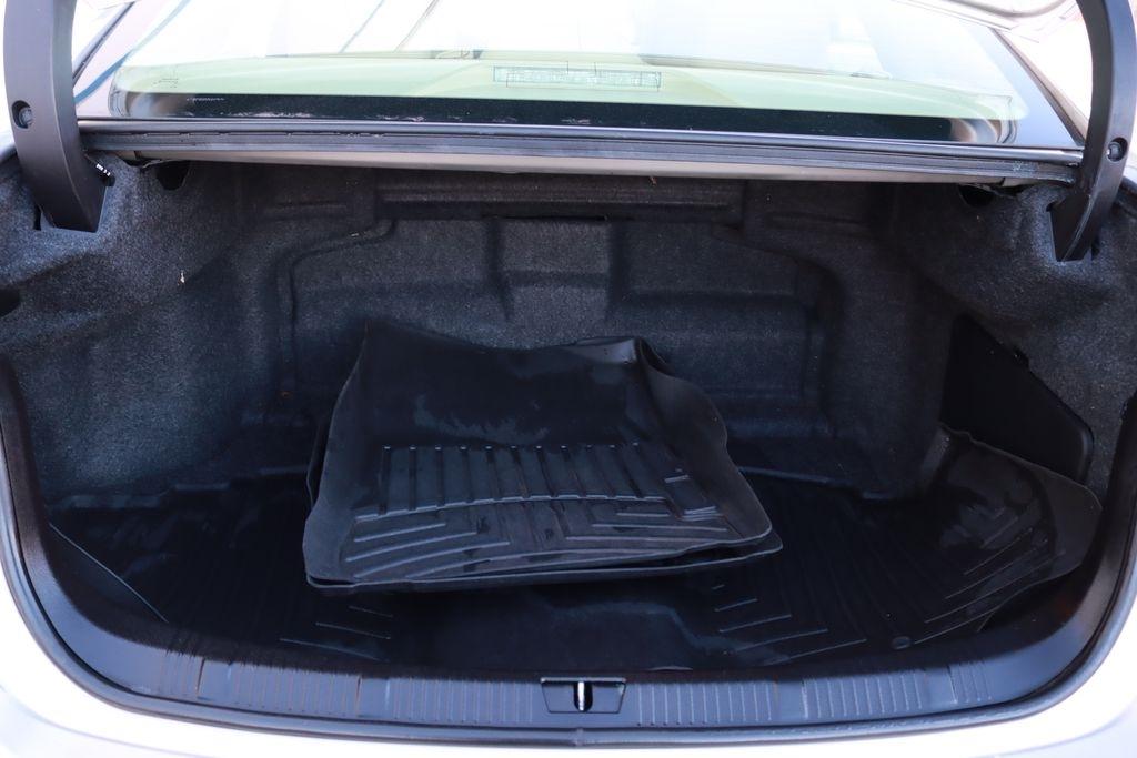 Toyota Avalon Hybrid  2013