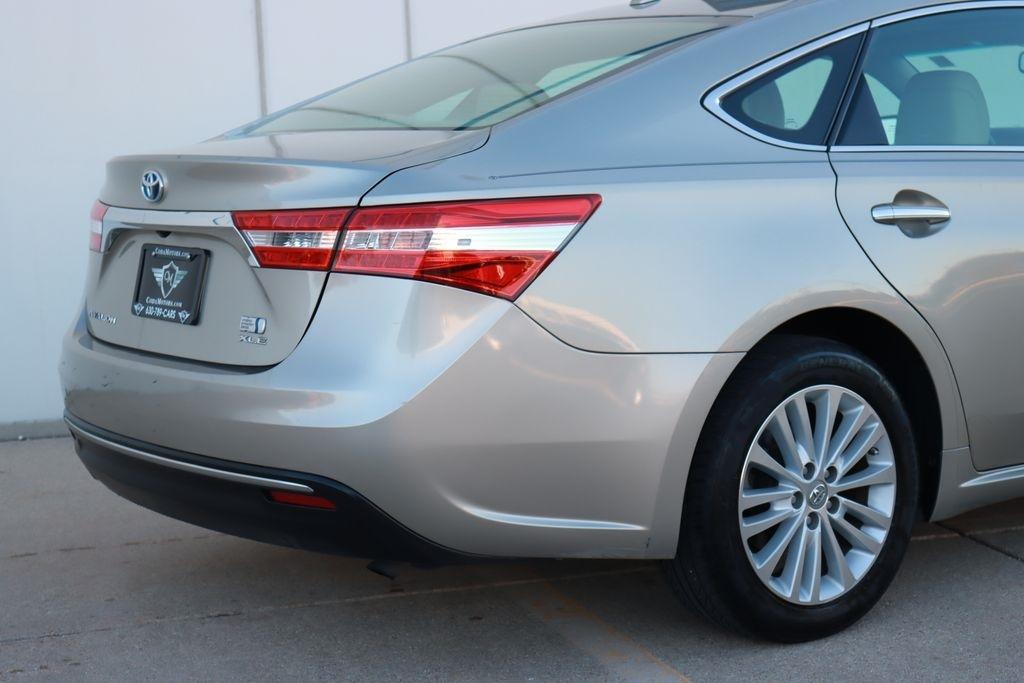 Toyota Avalon Hybrid  2013