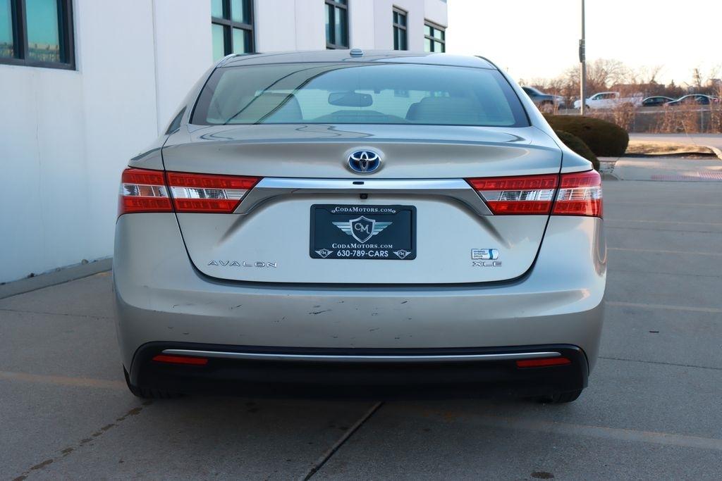Toyota Avalon Hybrid  2013