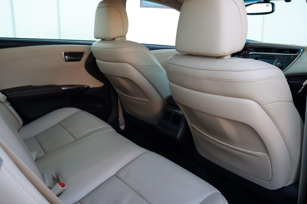 Toyota Avalon Hybrid  2013