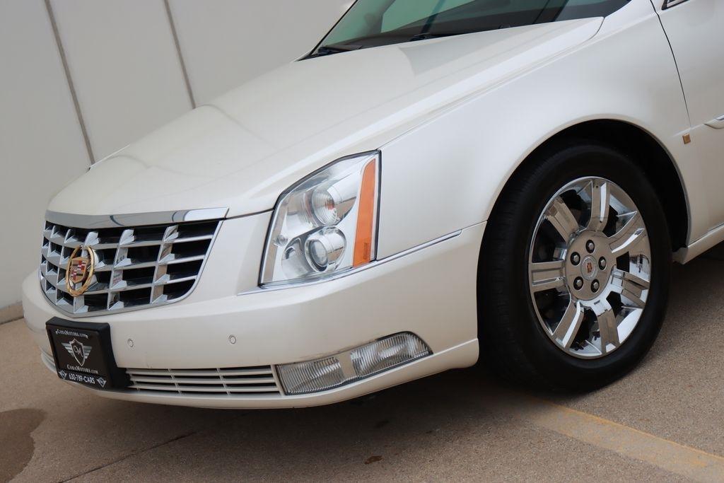 Cadillac DTS  2010